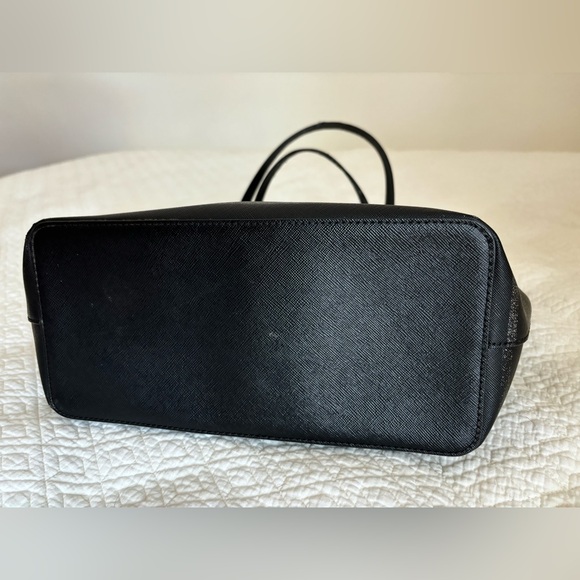 Kate Spade ♠️ handbag Black. Handles worn. Otherwise great condition. - Picture 4 of 6